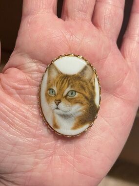 Vintage Porcelain Cat Portrait Brooch — Brown & White